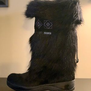 Beautiful Black Fur Boots by Tecnica Italy Gorsuch